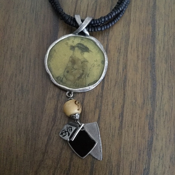 Chico’s Oriental Inspired Necklace - Picture 4 of 7